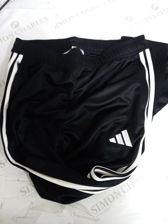 ADIDAS TRACKSUIT PANTS IN BLACK - MEDIUM