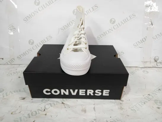 BOXED PAIR OF CONVERSE ALL STAR CANVAS SHOES IN WHITE UK SIZE 3.5