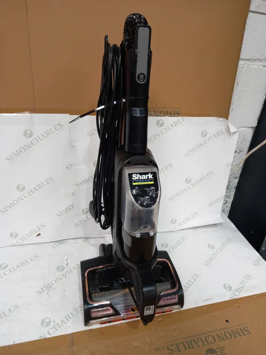 SHARK CORDED STICK VACUUM HZ500UKT