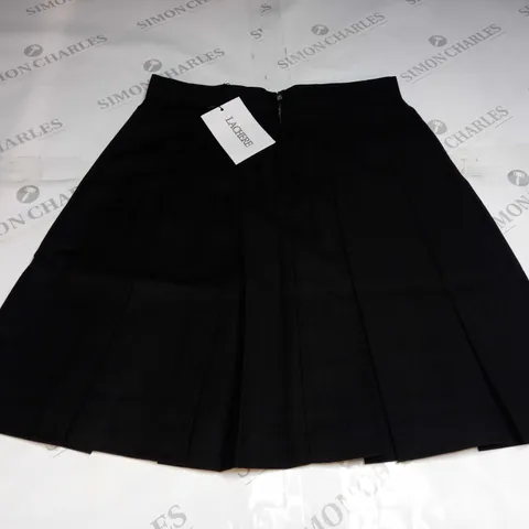 LACHERE SKIRT IN BLACK - SIZE 8