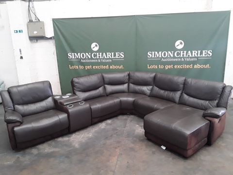 QUALITY TITAN DARK BROWN FAUX LEATHER AND FABRIC CHSISE CORNER SOFA WITH TITAN DRINKS UNIT 