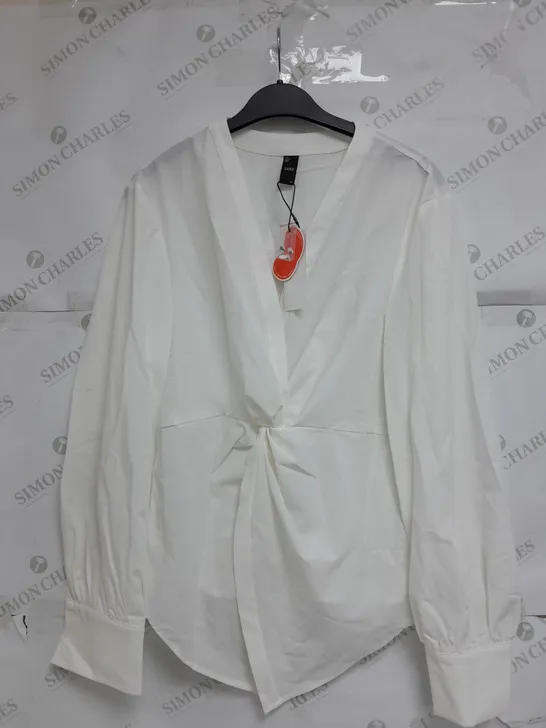 CIDER XL WHITE CROSS BUTTON UP SHIRT 