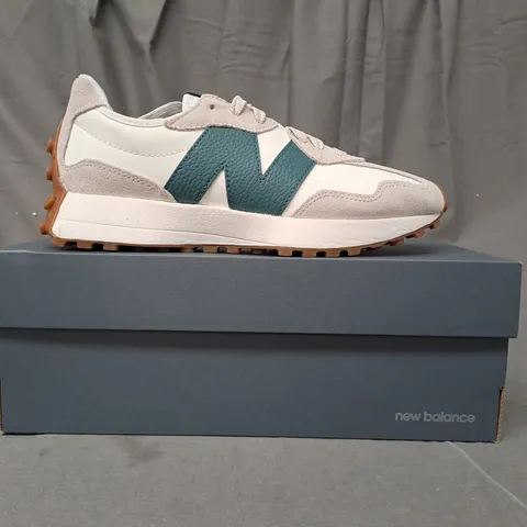 BOXED PAIR OF NEW BALANCE 327 SHOES IN CREAM/GREEN UK SIZE 7