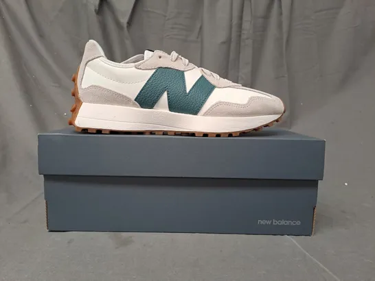 BOXED PAIR OF NEW BALANCE 327 SHOES IN CREAM/GREEN UK SIZE 7