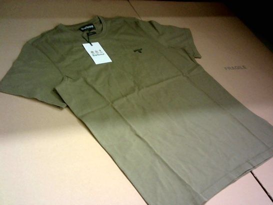 BARBOUR SPORTS TEE IN GREEN - M