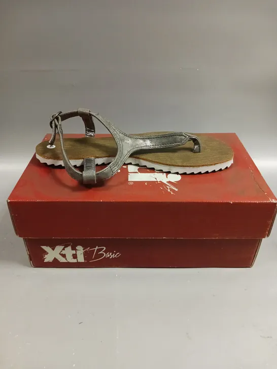 BOXED PAIR OF XTI BASIC OPEN TOE SANDLES - 4