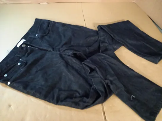 PAIR OF SPOKE BLACK JEANS - W33 BUILD B