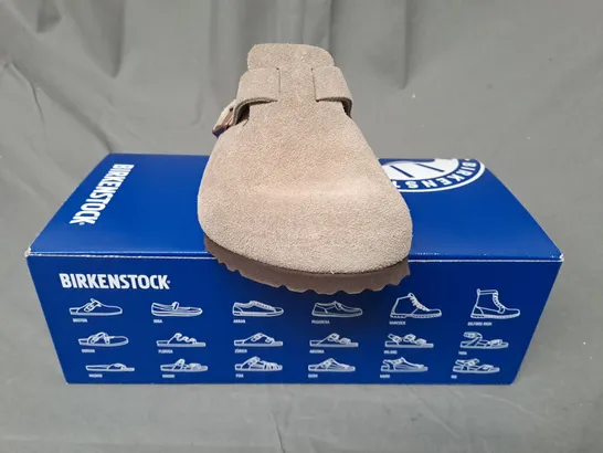 BOXED PAIR OF BIRKENSTOCK BOSTON BS SLIP-ON SHOES IN TAUPE UK SIZE 5.5