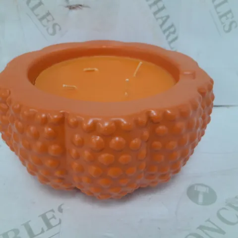 BOXED HOMEWORX BY SLATKIN & CO SPICED VANILLA PUMPKIN SCENTED CANDLE