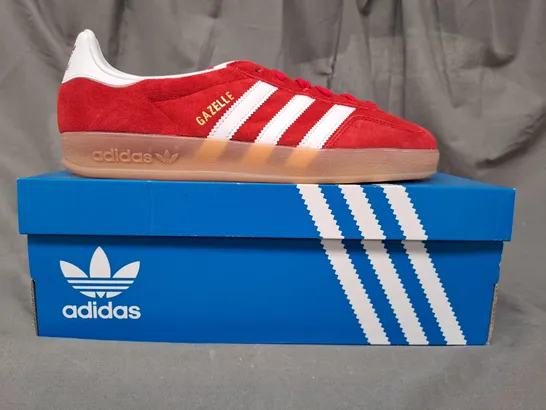 BOXED PAIR OF ADIDAS GAZELLE INDOOR SHOES IN RED/WHITE UK SIZE 7.5