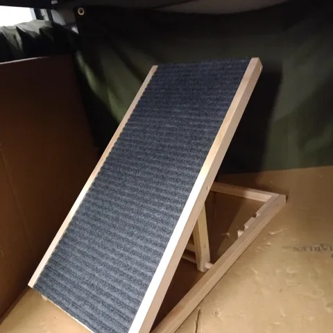 DAY PLUS PET RAMP FOR CARS 