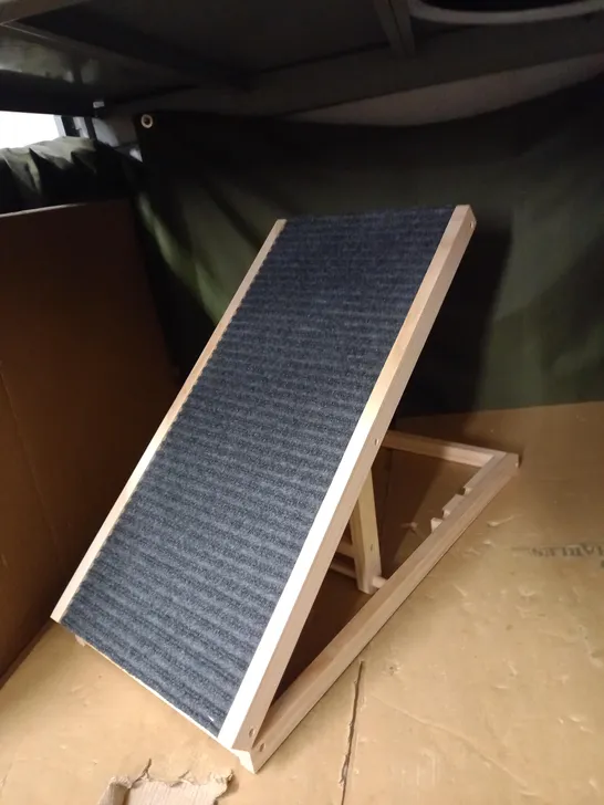 DAY PLUS PET RAMP FOR CARS 