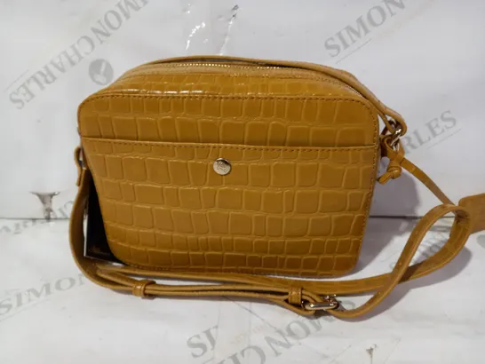 ASHWOOD FAUX LEATHER HANDBAG IN MUSTARD COLOUR