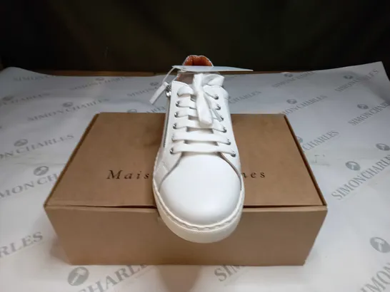 BOXED PAIR OF MAISON DE NIMES LEATHER ZIP SIDE TRAINERS IN WHITE - SIZE 7