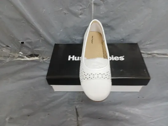 BOXED PAIR OF WOMENS HUSH PUPPIES LEAH BALLERNA SHOES SIZE 6