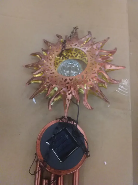 BOXED SOLAR POWERED SUN WITH CHIMES