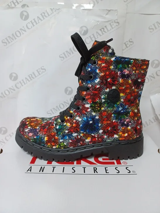 LACE UP BOOTS, MULTI COLOUR - SIZE 6 4466413-Simon Charles Auctioneers