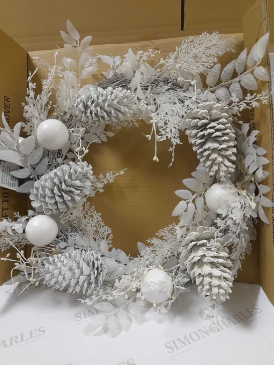 WINTER WHITE PRE-LIT CHRISTMAS WREATH-60 RRP £37.99