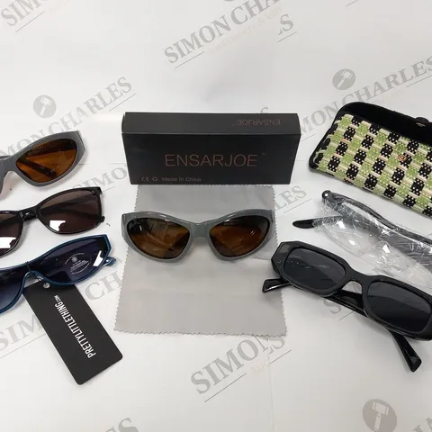 LARGE QUANTITY OF ASORTED GLASSES AND CASES