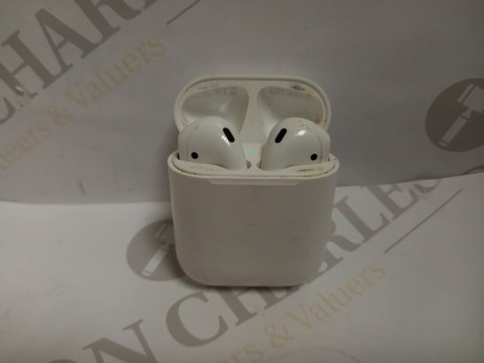 APPLE AIRPODS