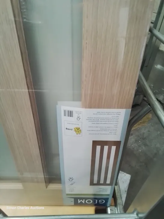 OAK VENEER 3 VERTICAL GLAZED PANEL INTERNAL DOOR 762 × 1981mm