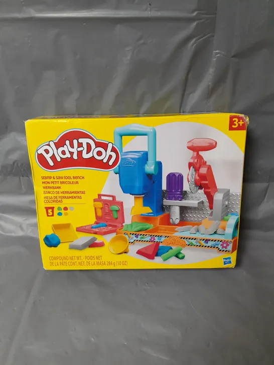 PLAY DOH STAMP AND SAW TOOL BENCH RRP £18.99