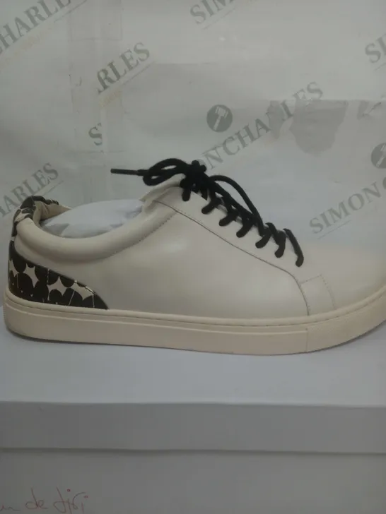 BEU DE JIFI BLACK TRAINERS IN OFF WHITE SIZE 9