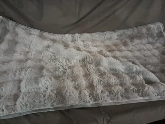 GREY FUR EFFECT THROW- SIZE UNSPECIFIED 