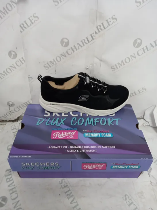 SKECHERS RELAXED FIT BLACK/WHITE WOMENS TRAINERS - SIZE 5.5