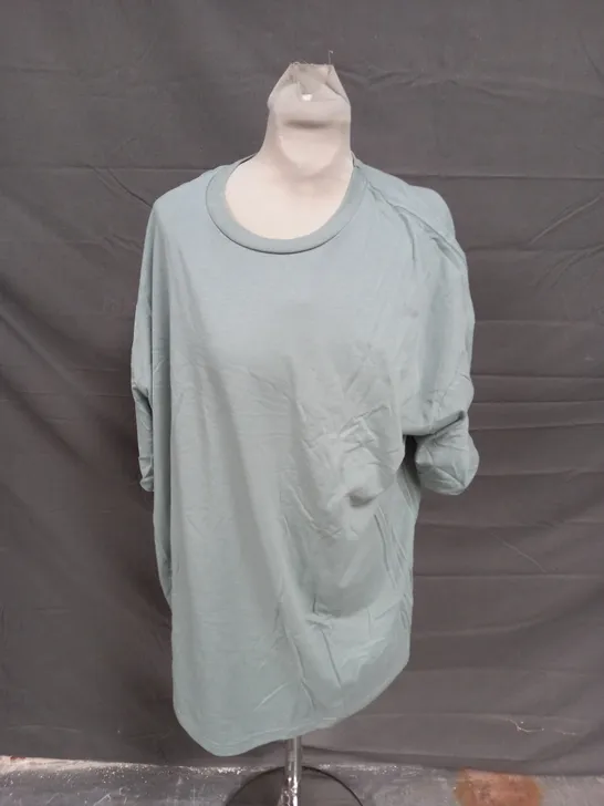 BUILT DIFFERENT CREW T-SHIRT IN SAGE - 2XL