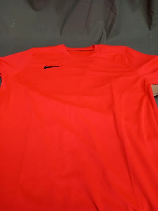 NIKE DRI FIT ORANGE T-SHIRT - LARGE