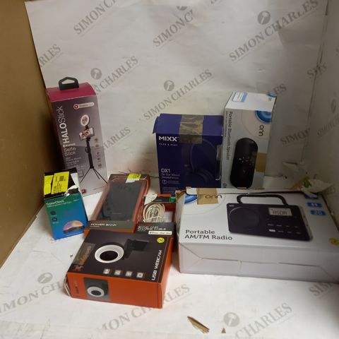 LOT OF ASSORTED ITEMS TO INCLUDE SPEAKERS, WEBCAMS AND RADIOS