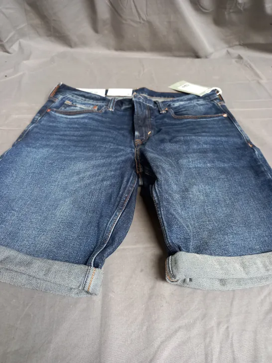 H&M REGULAR FIT KNEE LENGTH STRETCH DENIM SHORTS - W32