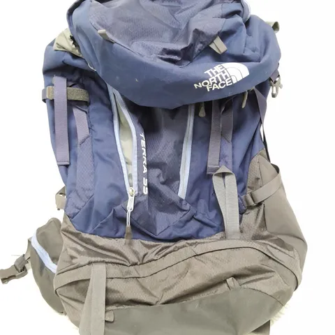 THENORTHFACE TERA SS BACKPACK IN NAVY