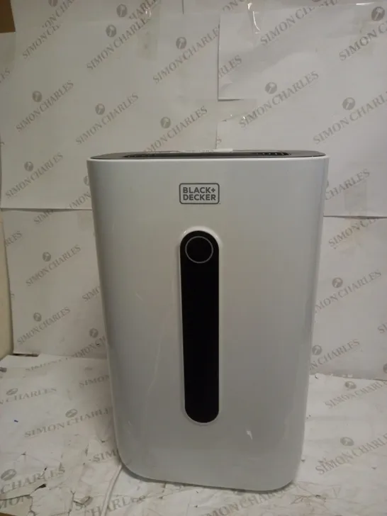 BLACK + DECKER 20 LITRE DEHUMIDIFIER 