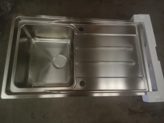 STAINLESS STEEL KITCHEN SINK