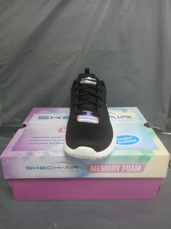 SKECHERS LITE-WEIGHT MEMORY FOAM TRAINERS BLACK SIZE 4