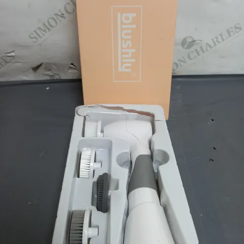 BLUSHLY CLEANSING & EXFOLIATING FACE BRUSH