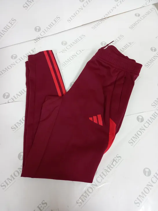 MANCHESTER UNITED TRAINING PANTS - MAROON - SMALL