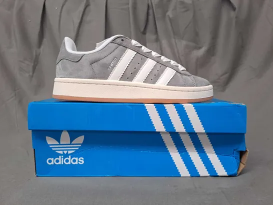 BOXED PAIR OF ADIDAS CAMPUS SHOES IN GREY/WHITE UK SIZE 6