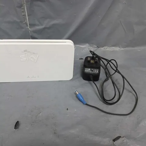 SKY BROADBAND HUB WITH POWER SUPPLY MODEL NUMBER SE210