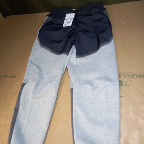 NIKE LOGO TRACKSUIT BOTTOMS SIZE XS