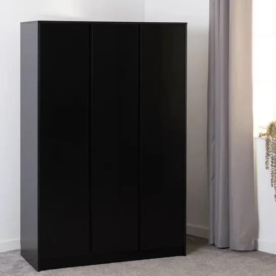 BRAUNSTIEN 3 DOOR WARDROBE (3 BOXES)