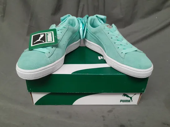 BOXED PAIR OF PUMA SUEDE BOW WOMENS SHOES IN ISLAND PARADISE UK SIZE 3.5