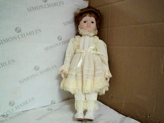 CHILDREN'S TOY DOLL