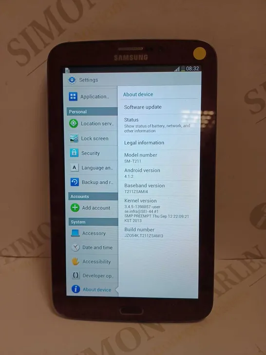 SAMSUNG GALAXY TAB 3 - RED SM-T211