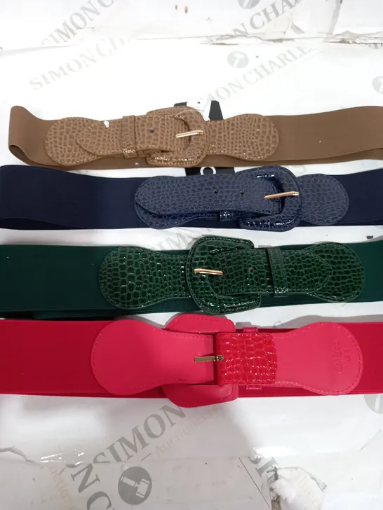 BOX OF APPROXIMATELY 20 ASSORTED BELTS TO INCLUDE RED, BLUE, GREEN ETC