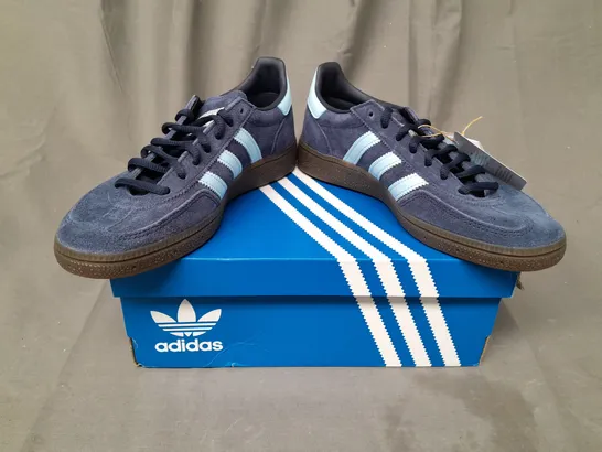 BOXED PAIR OF HANDBALL SPEZIAL SHOES IN NAVY/SKY BLUE UK SIZE 6