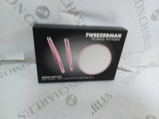 BOXED TWEEZERMAN BROW GIFT SET