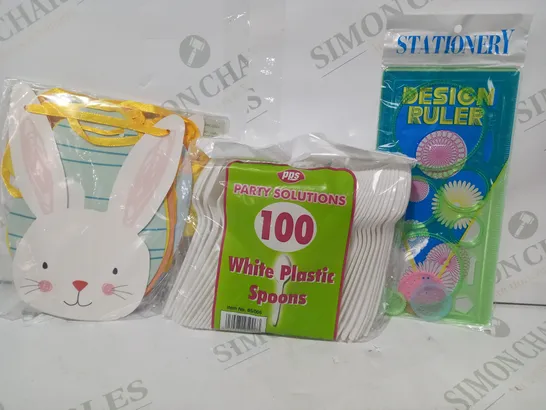 LOT OF APPROXIMATELY 10 ASSORTED HOUSEHOLD ITEMS TO INCLUDE DESIGN RULER, WHITE PLASTIC SPOONS, EASTER BUNTING, ETC